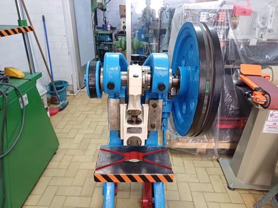 DÖKÜM GÖVDE 10 TON EKSANTRİK PRES