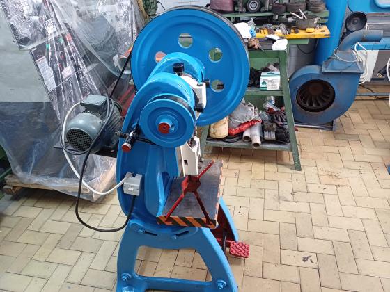 DÖKÜM GÖVDE 10 TON EKSANTRİK PRES