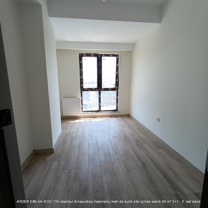 istanbul Arnavutköy Hadımköy mah de butik site içinde satılık 93 m² 2+1 - 2. kat daire