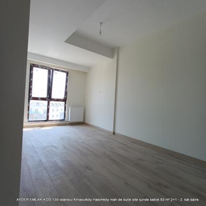 istanbul Arnavutköy Hadımköy mah de butik site içinde satılık 93 m² 2+1 - 2. kat daire