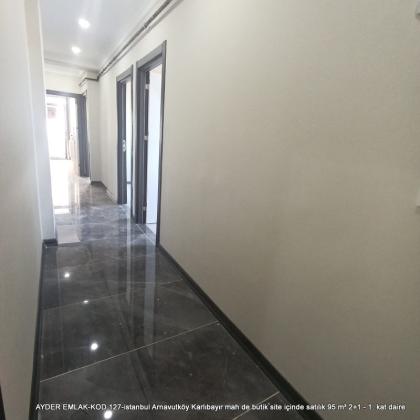istanbul Arnavutköy Karlıbayır mah de butik site içinde satılık 95 m² 2+1 - 1. kat daire