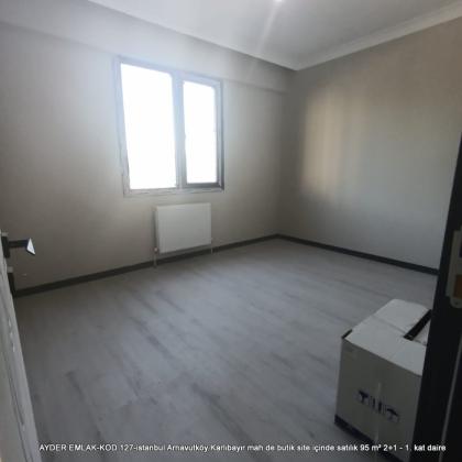 istanbul Arnavutköy Karlıbayır mah de butik site içinde satılık 95 m² 2+1 - 1. kat daire