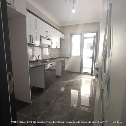 istanbul Arnavutköy Karlıbayır mah de butik site içinde satılık 95 m² 2+1 - 1. kat daire