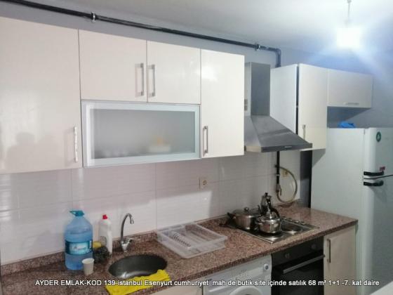 istanbul Esenyurt cumhuriyet  mah de butik site içinde satılık 68 m² 1+1 -7. kat daire