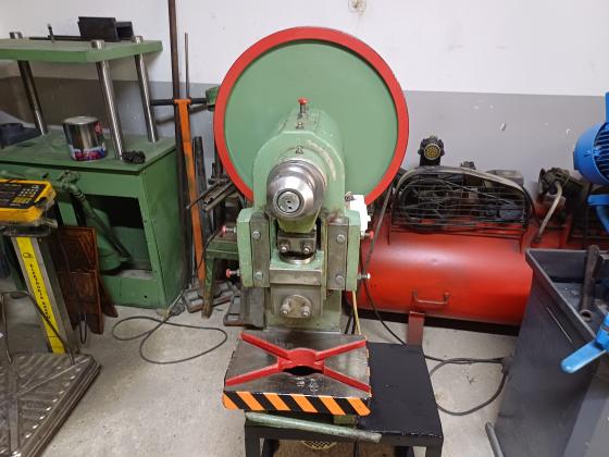 10 TON ARKADAN VOLANT PRES