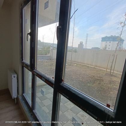 istanbul Arnavutköy Hadımköy mah de butik site içinde satılık 85 m² 2+1 – bahçe kat daire