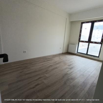 istanbul Arnavutköy Hadımköy mah de butik site içinde satılık 85 m² 2+1 – bahçe kat daire