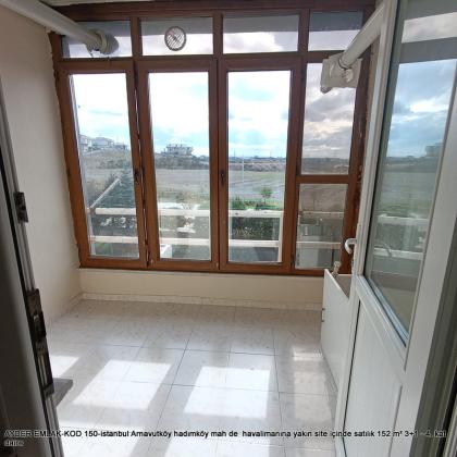 istanbul Arnavutköy hadımköy mah de  havalimanına yakın site içinde satılık 152 m² 3+1 - 4. kat daire
