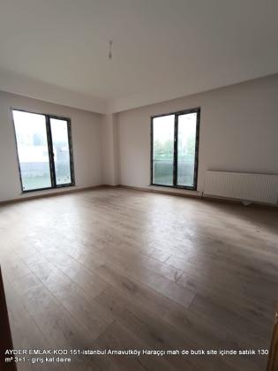 istanbul Arnavutköy Haraççı mah de butik site içinde satılık 130 m² 3+1 - giriş.kat daire