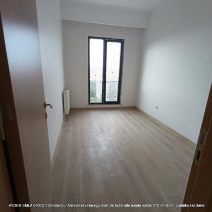 istanbul Arnavutköy Haraççı mah de butik site içinde satılık 210 m² 6+1 - dubleks.kat daire