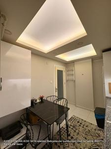 istanbul Bahçelievler cumhuriyet mah de satılık 80m² 1+1-Bahçe.kat daire