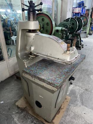 HİDROLİK GEZER KAFA KESİM PRESİ 15 TONLUK