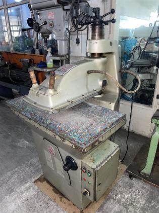 HİDROLİK GEZER KAFA KESİM PRESİ 15 TONLUK