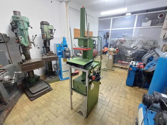 5 TON C TİPİ HİDROLİK PRES