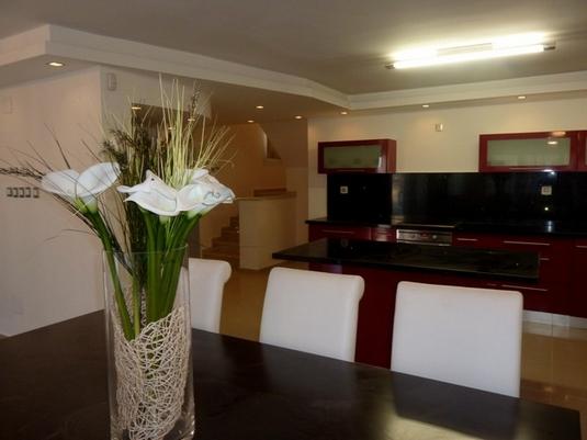 ÇEŞME ALAÇATIDA KİRALIK LÜKS VİLLA