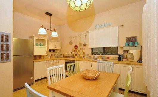 İZMİR ÇEŞME ALAÇATI’ DA ÖZEL HAVUZLU GÜNLÜK / HAFTALIK KİRALIK LÜKS TATİL VİLLASI